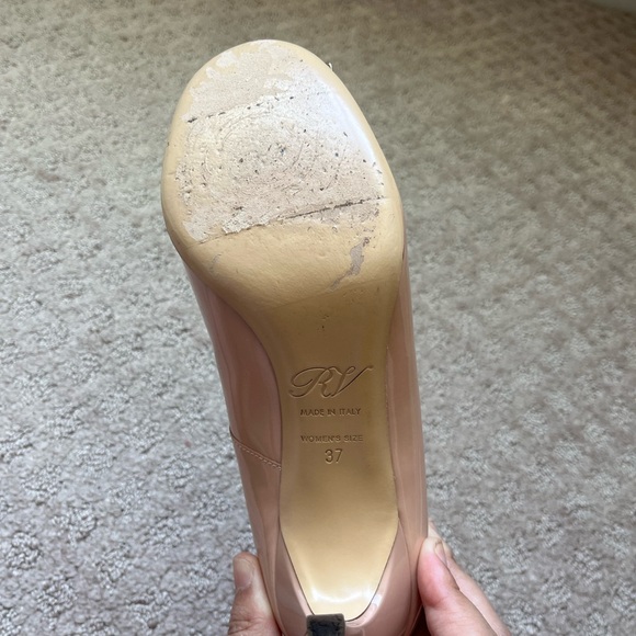 Roger Vivier Beige Patent Leather Trompette Pumps - Picture 10 of 10